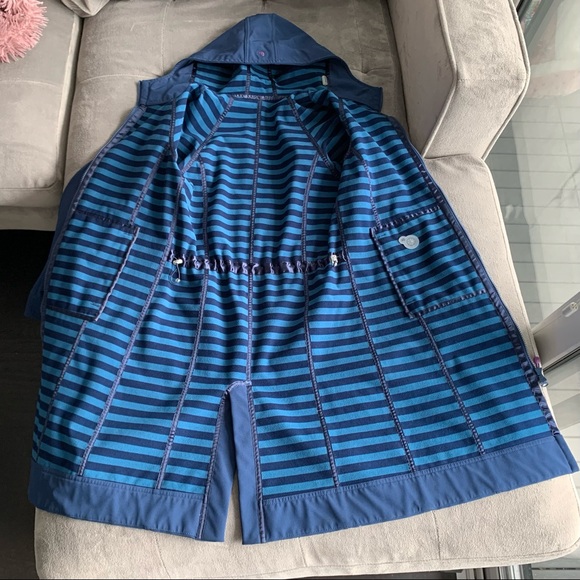 LULULEMON Apres Yoga Soft Shell Hooded Rain Jacket - Picture 7 of 14